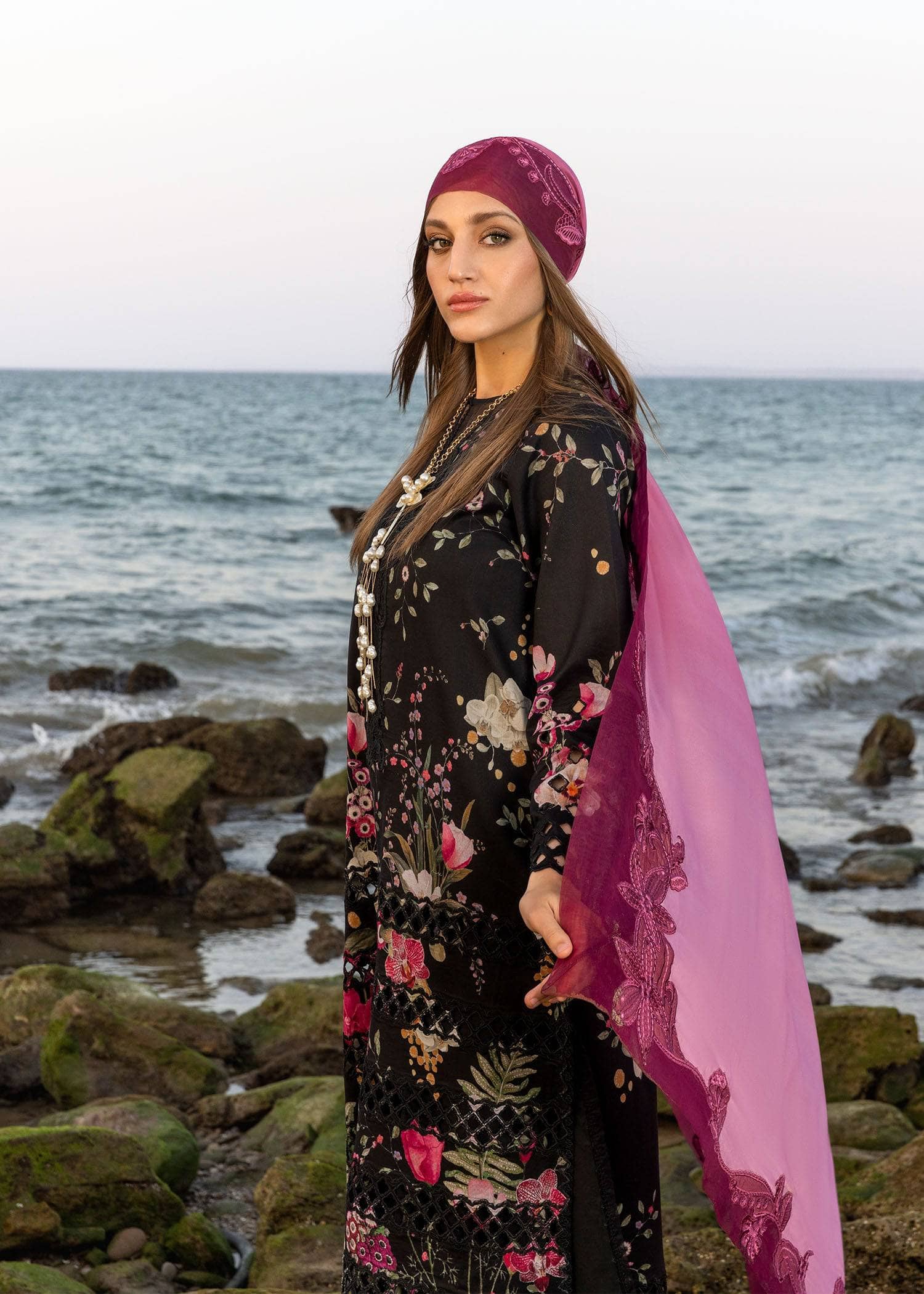 img_crimson_lawn_awwal_boutique