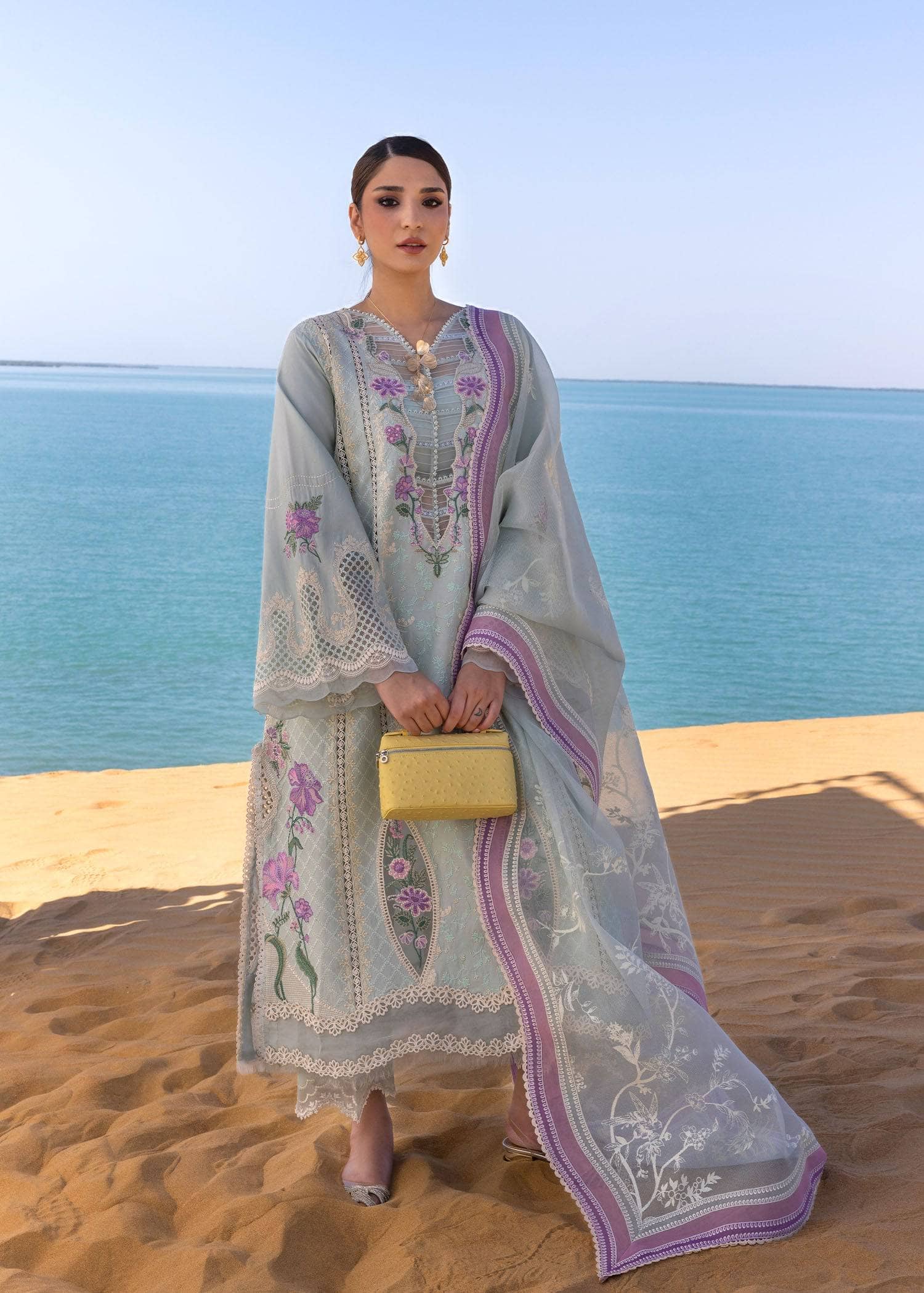 img_crimson_lawn_awwal_boutique