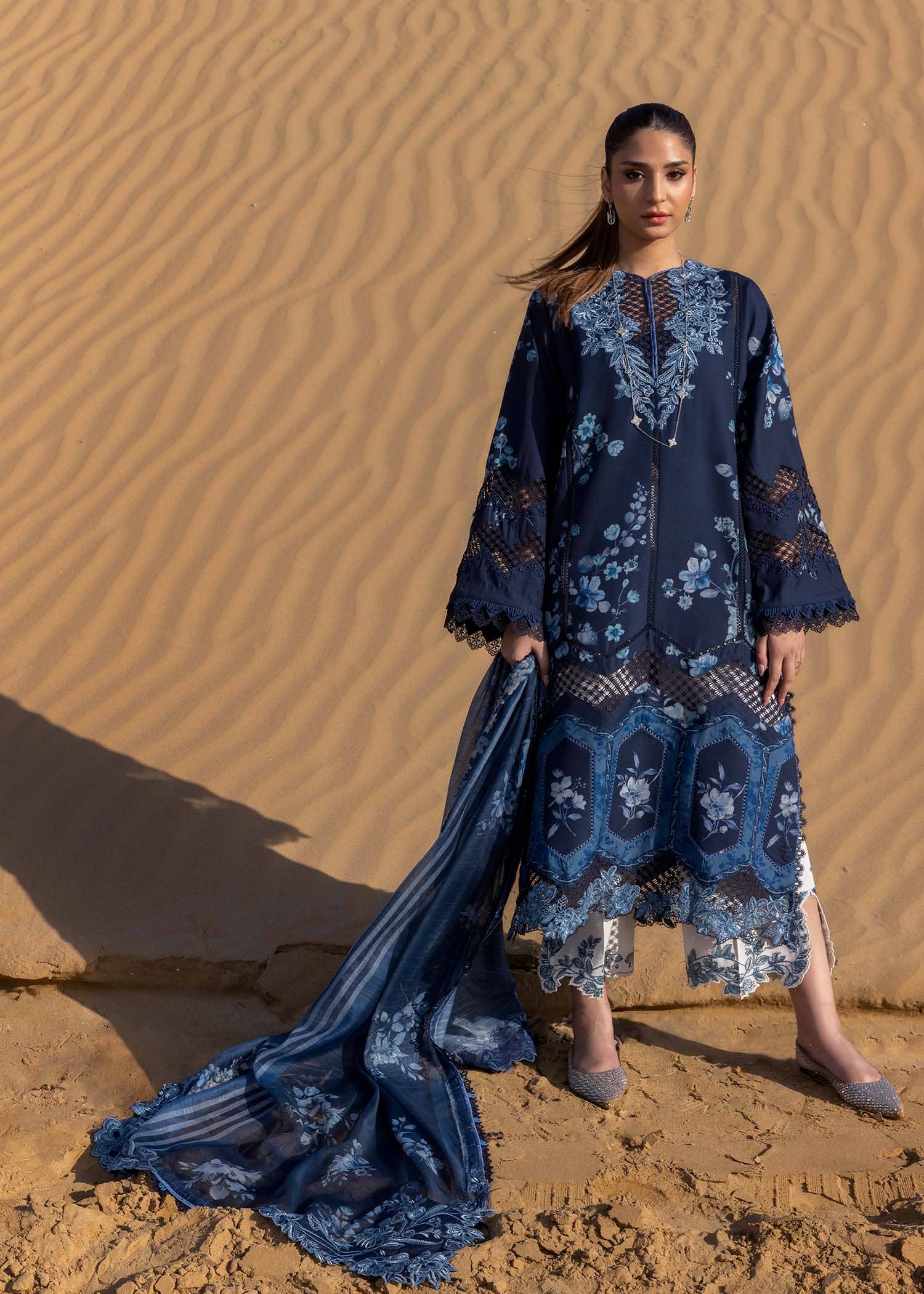 img_crimson_lawn_awwal_boutique