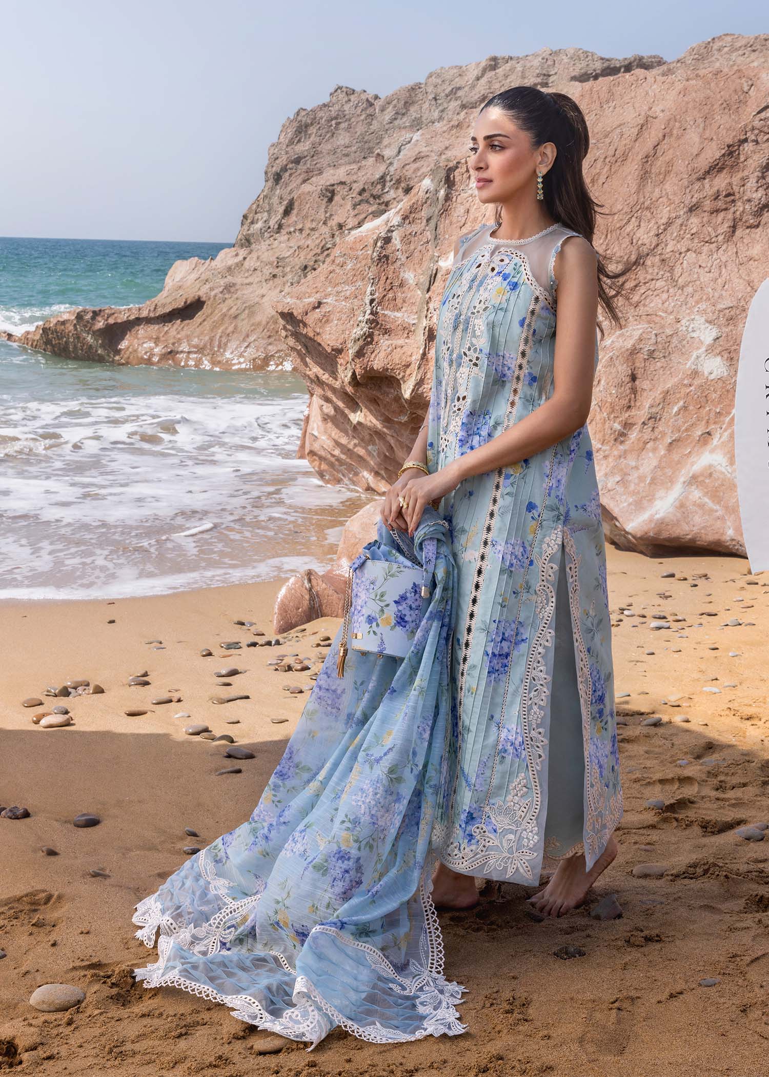 img_crimson_lawn_awwal_boutique