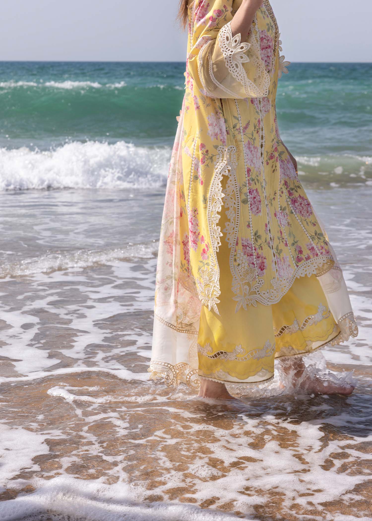 img_crimson_lawn_awwal_boutique