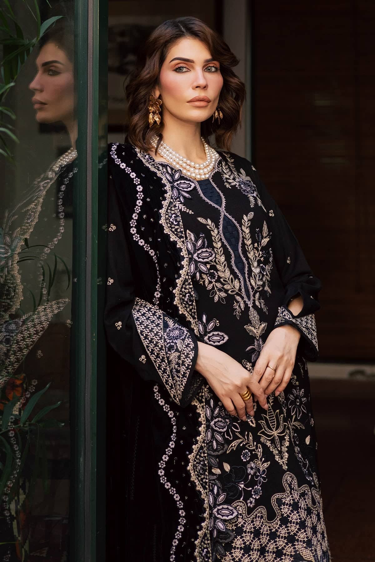 Restocked/Nureh Exclusive Luxury Formals/Velvet Embroideried Shawl/NE 185