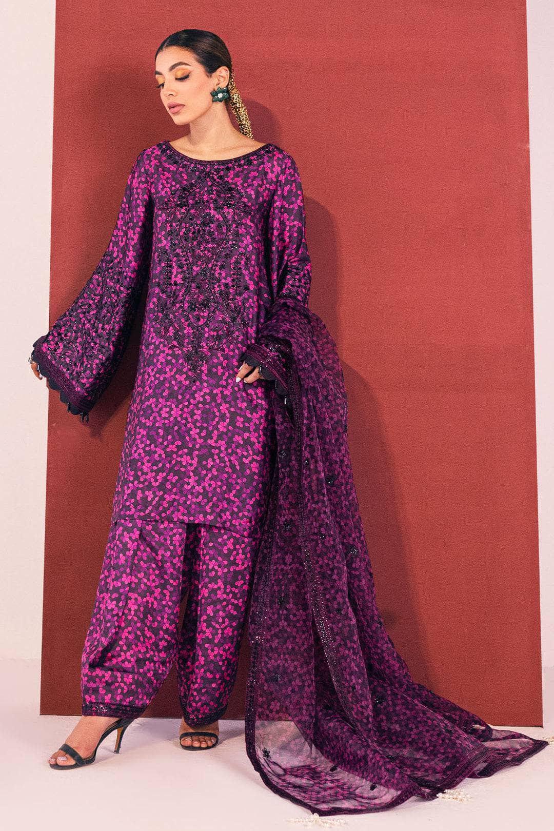 img_nureh_silk_awwal_boutique