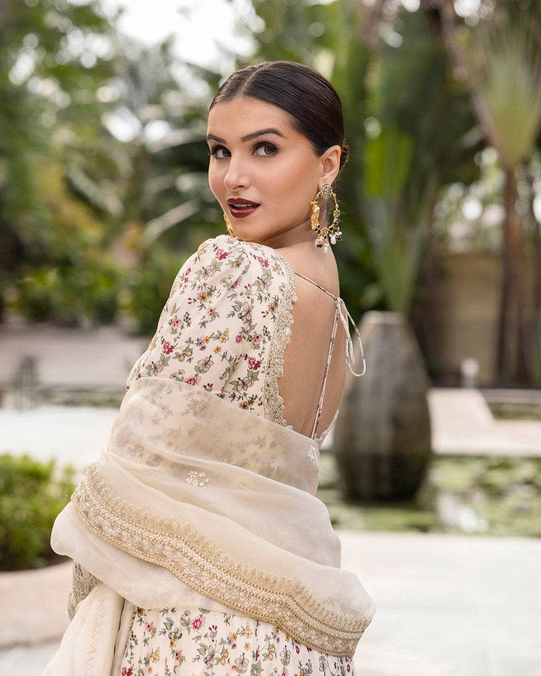 img_faiza_saqlain_lawn_tara_sutaria_awwal_boutique