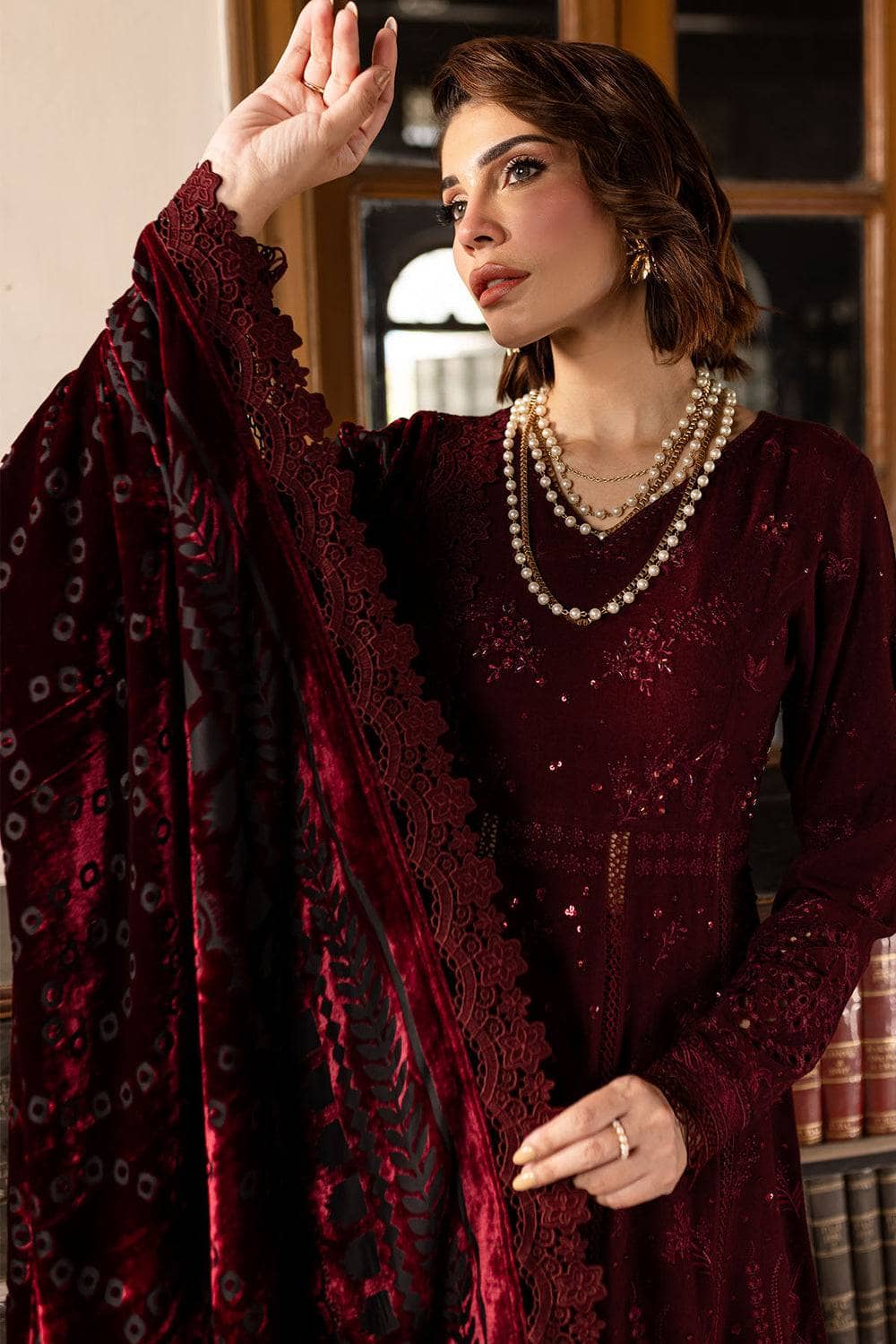 img_nureh_exclsuive_velvet_shawl_collection_awwal_boutique