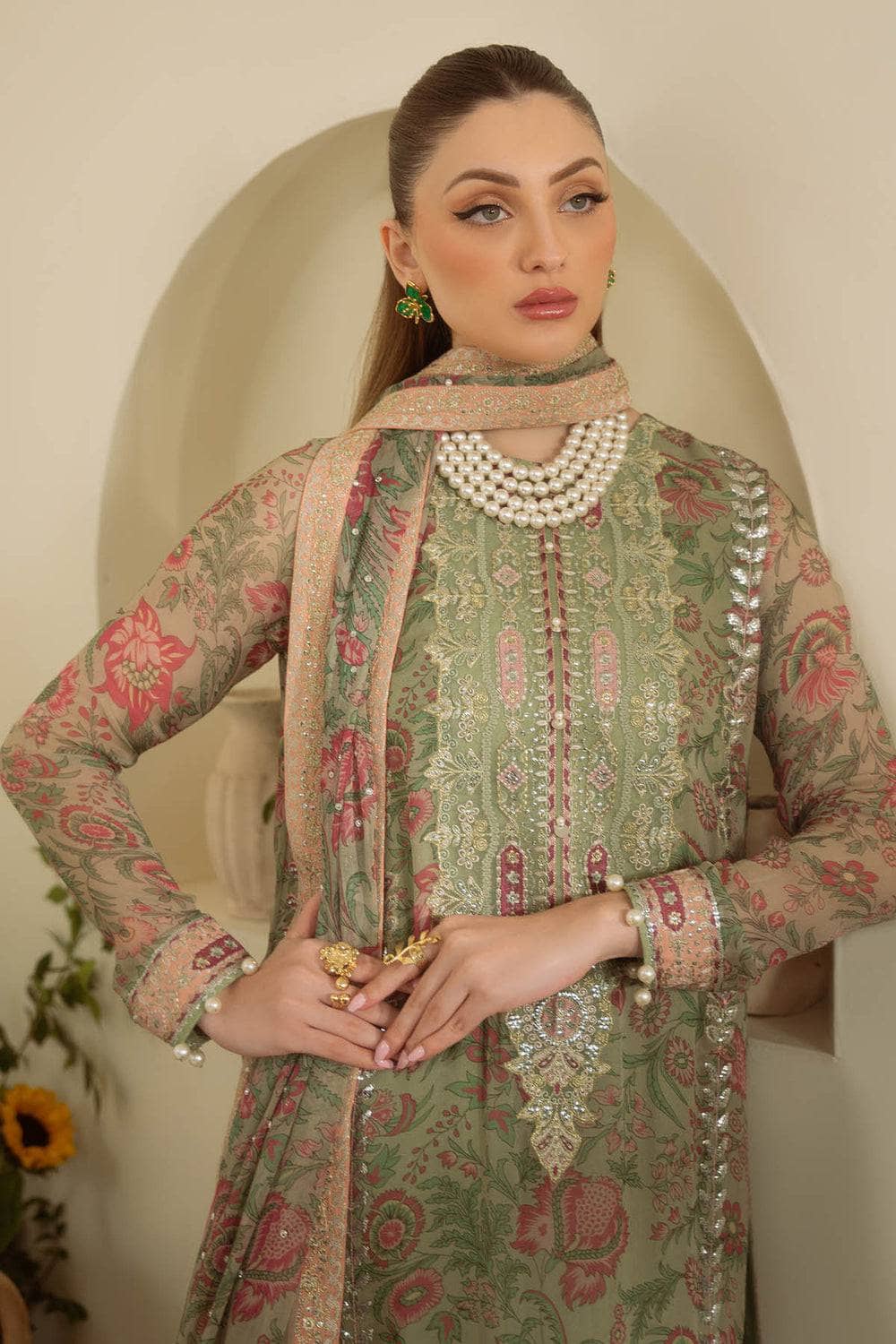 imgnureh_amaya_luxury_formals_awwal_boutique
