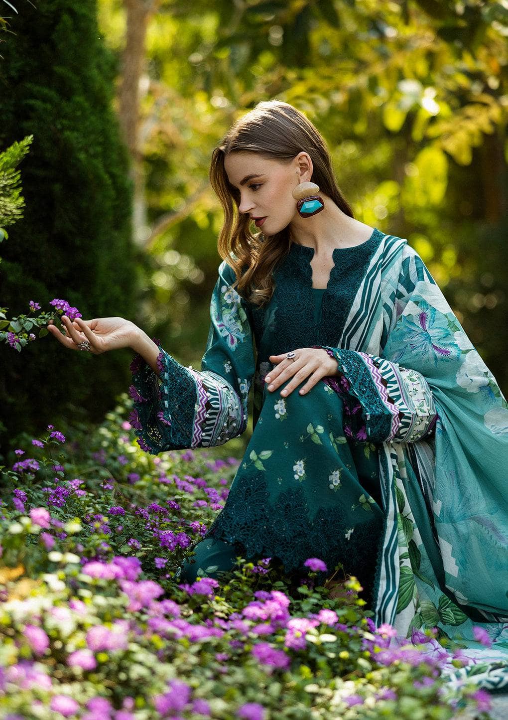 img_elaf_chikankari_awwal_boutique