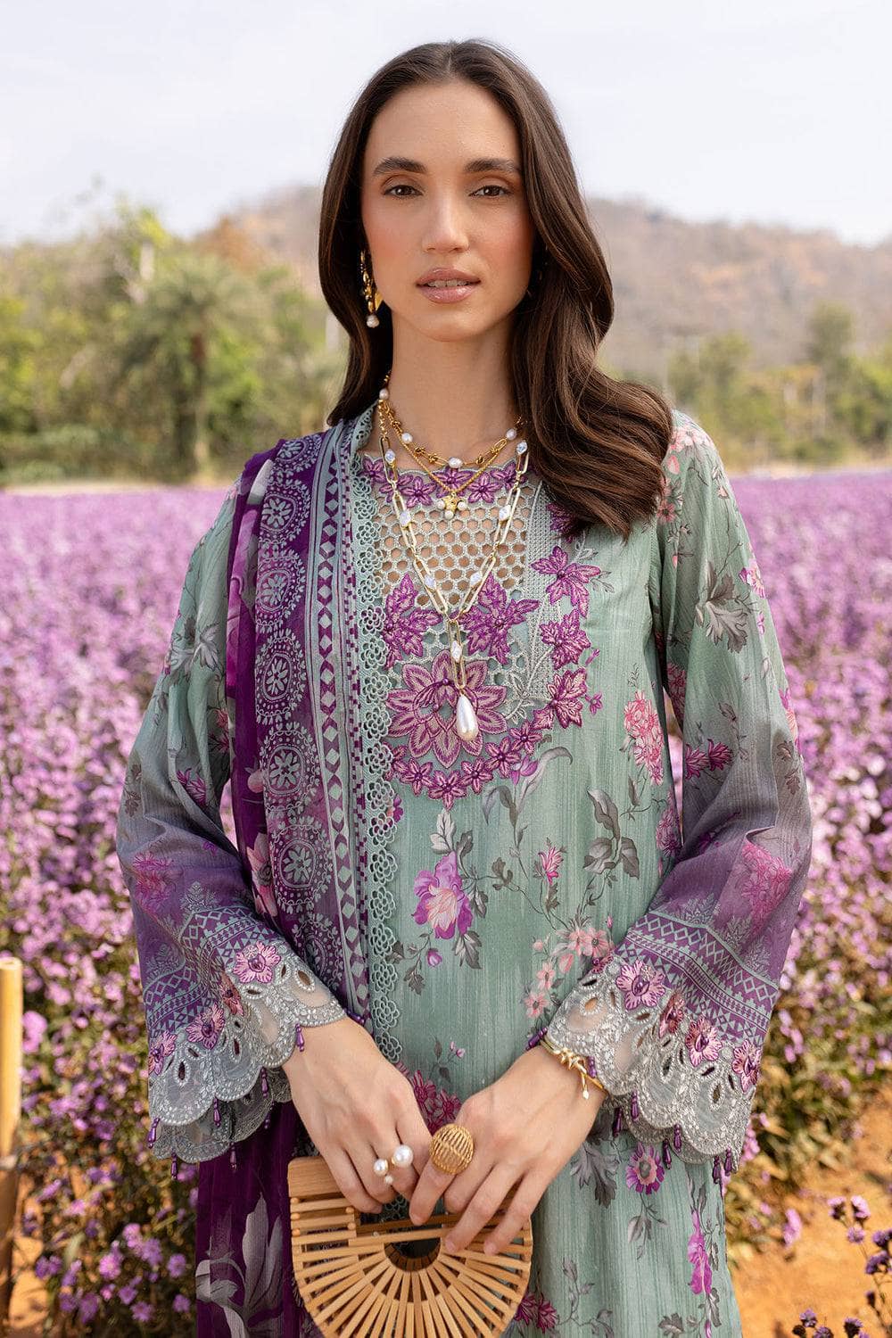 img_nureh_bloom_lawn_awwal_boutique
