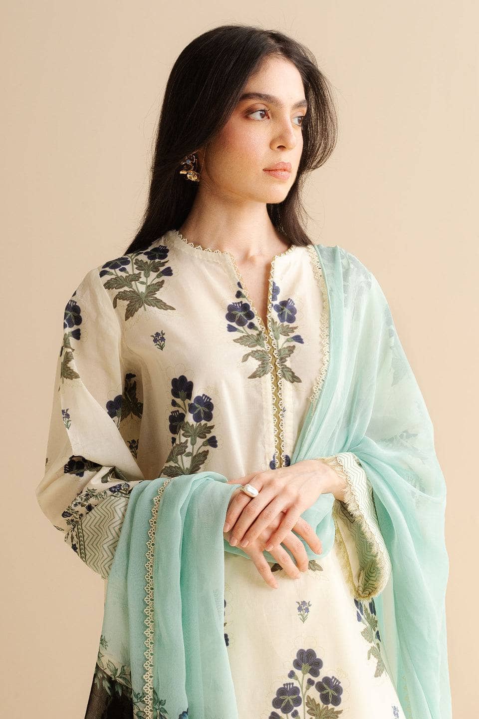 img_zara_shahjahan_coco_prints_awwal_boutique