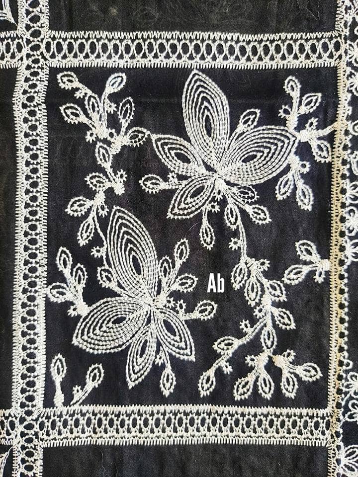 img_image_lawnkari_lawn_awwal_boutique