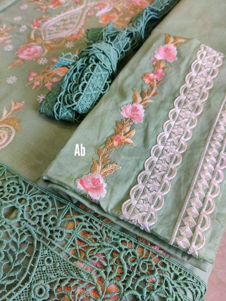 Open Pic/Sobia Nazir Lawn/10 A