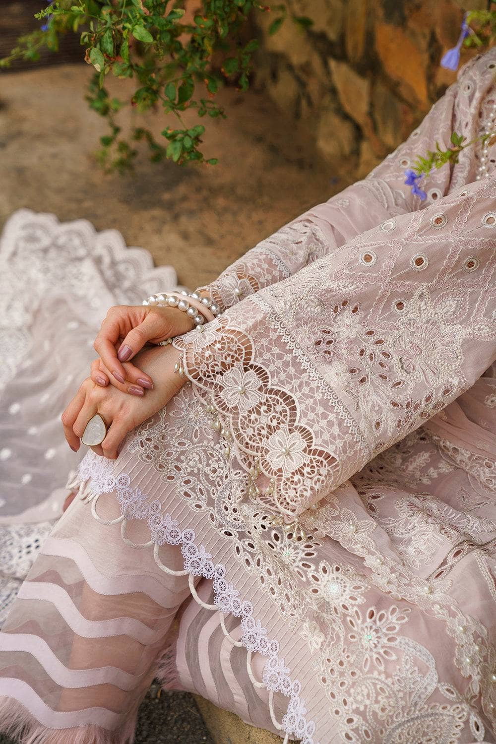 img_baroque_swiss_voil_24_awwal_boutique