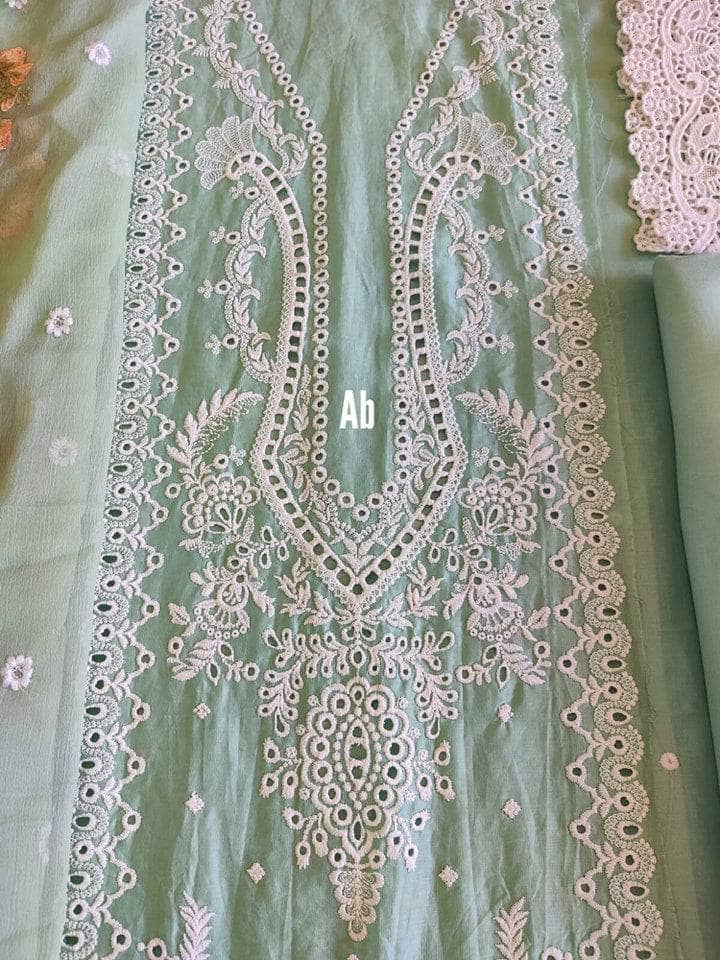 img_sobia_nazir_lawn_open_pic_awwal_boutique