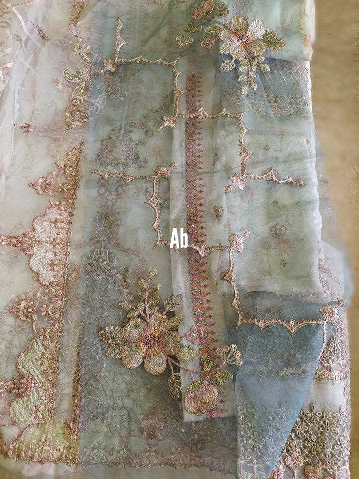 img_open_pic_qalamkar_luxury_awwal_boutique