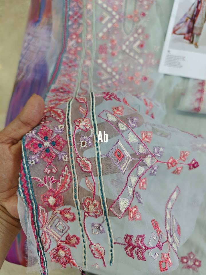 img_coco_by_zara_shahjahan_lawn_23_awwal_boutique