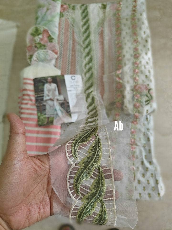 img_crimson_lawn_23_awwal_boutique_open_pic