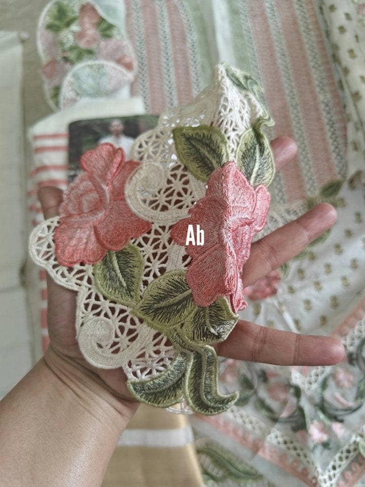 img_crimson_lawn_23_awwal_boutique_open_pic