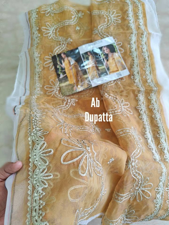 img_baroque_lawn_23_awwal_boutique