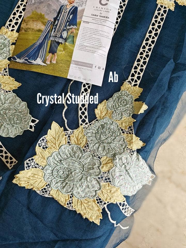 img_crimson_lawn_saira_shakira-awwal_boutique