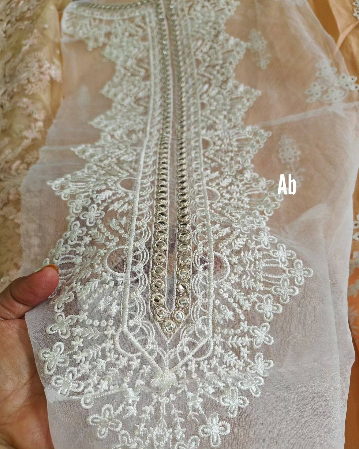 img_sobia_nazir_lawn_23_awwal_boutique