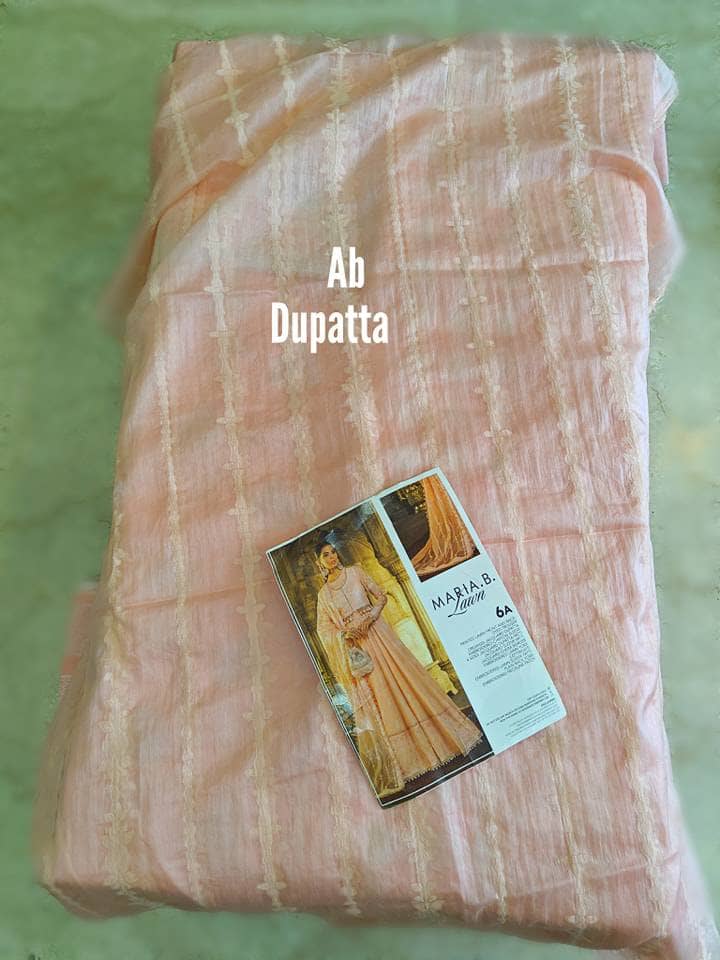 img_maria_b_lawn_23_awwal_boutique