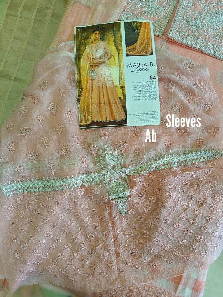 img_maria_b_lawn_23_awwal_boutique