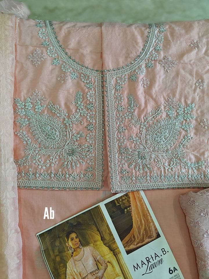 img_maria_b_lawn_23_awwal_boutique