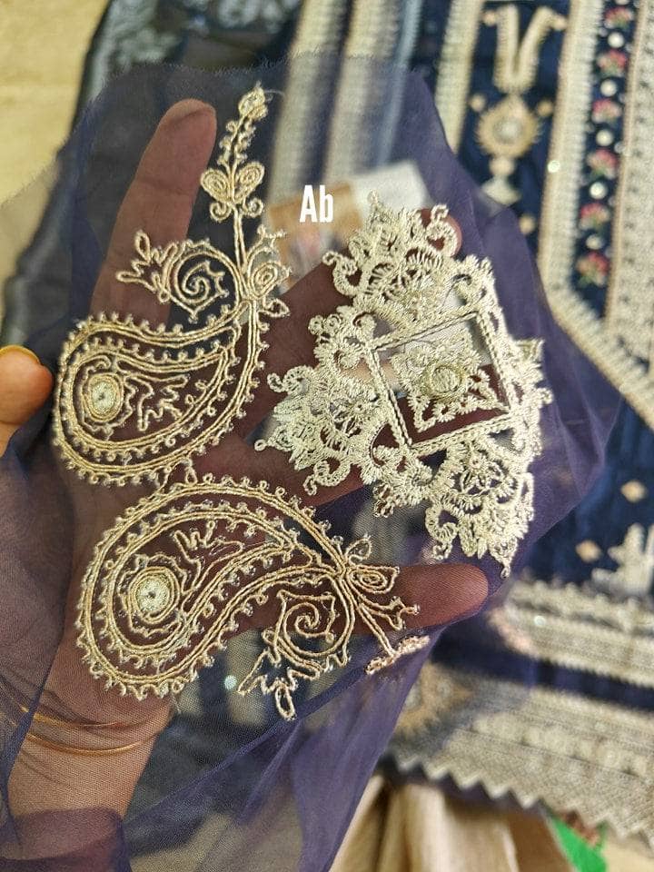 img_open_pic_mushq_velevt_awwal_boutique