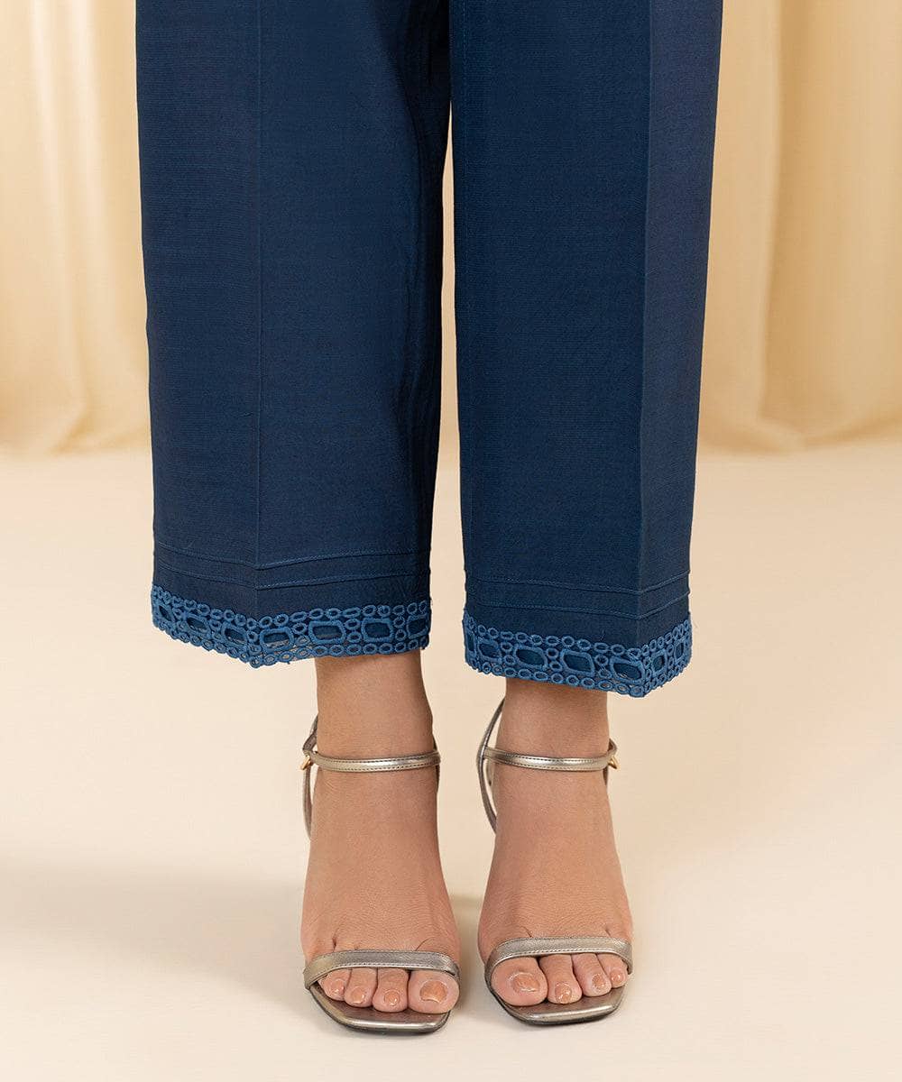 img_sapphire_velvet_suit_awwal_boutique