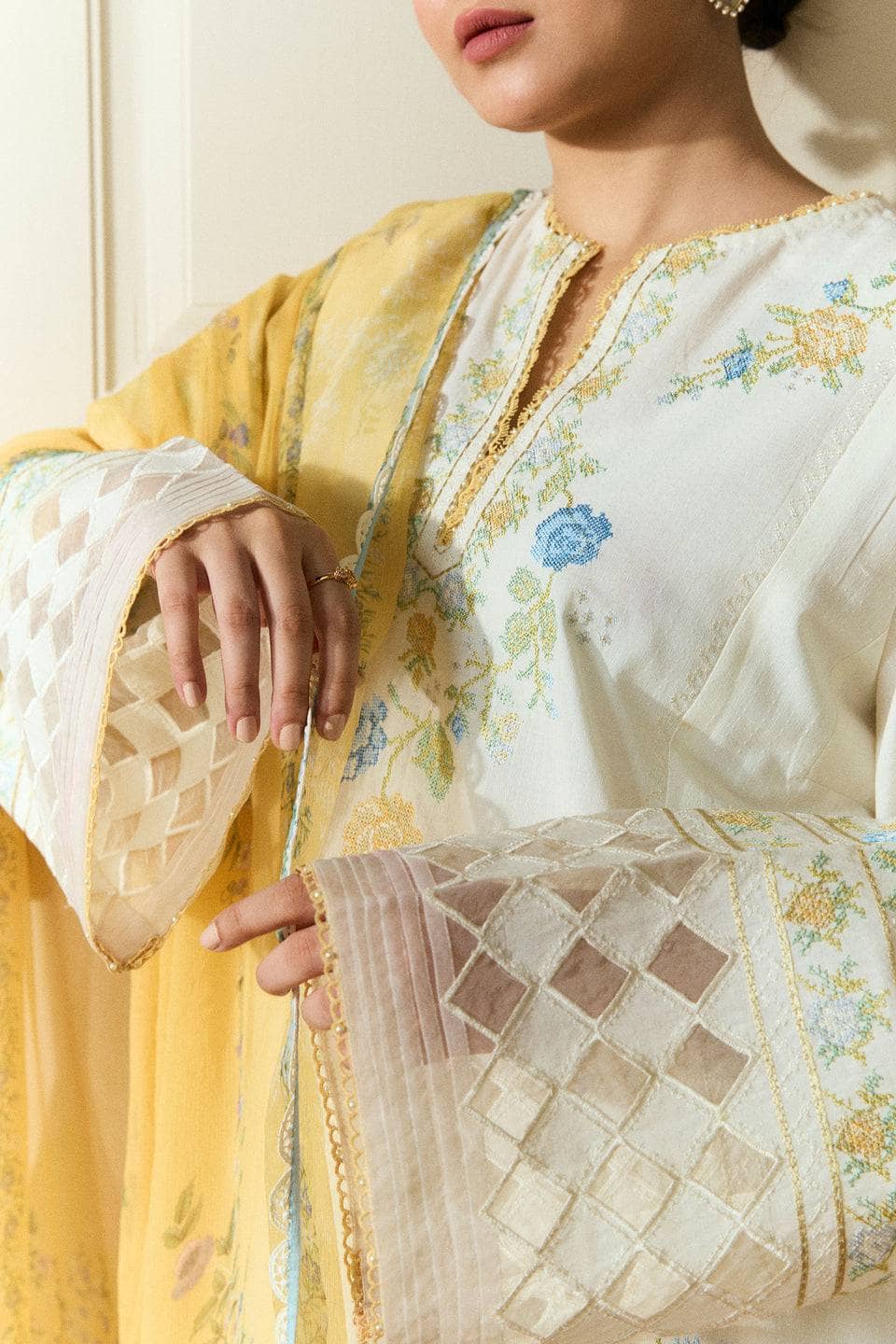 img_coco_by_zara_shahjahan_awwal_boutique