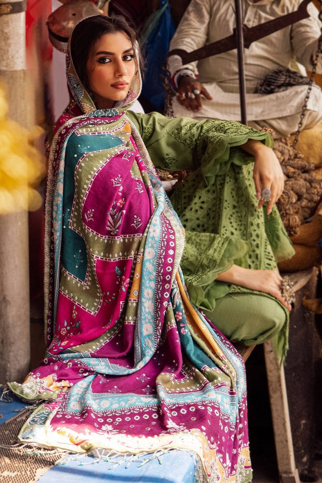 img_nureh_bazaar_chikankari_khaddar_awwal_boutique