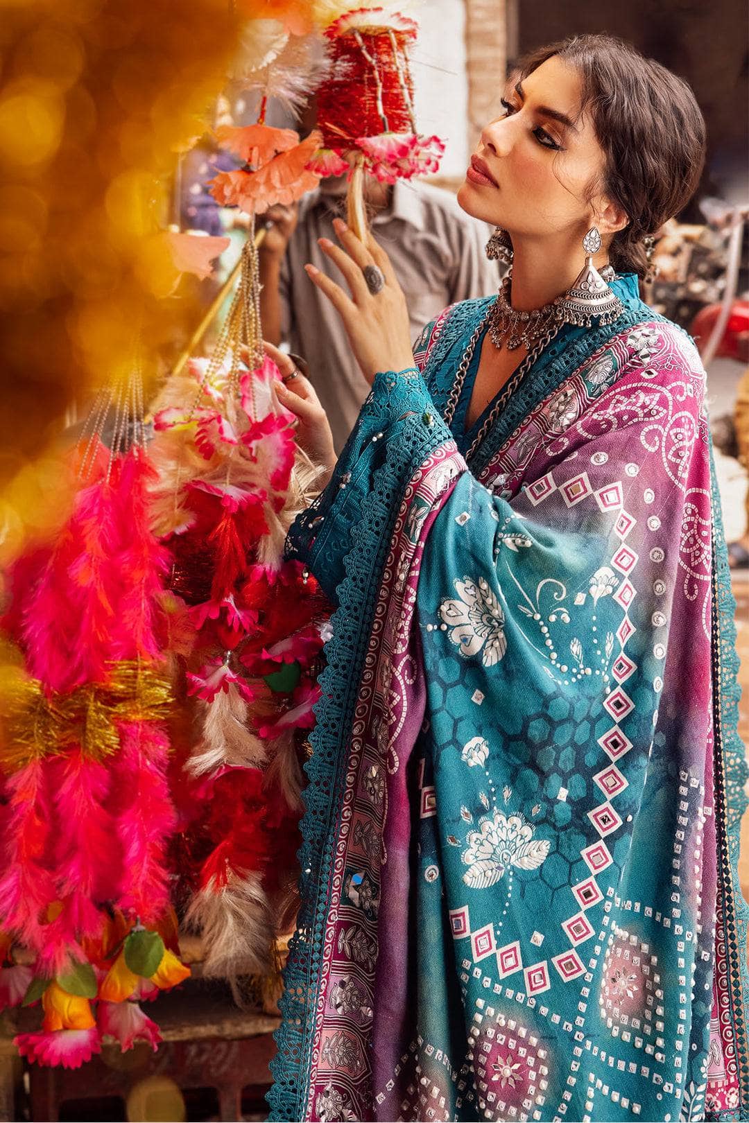 img_nureh_bazaar_chikankari_khaddar_awwal_boutique