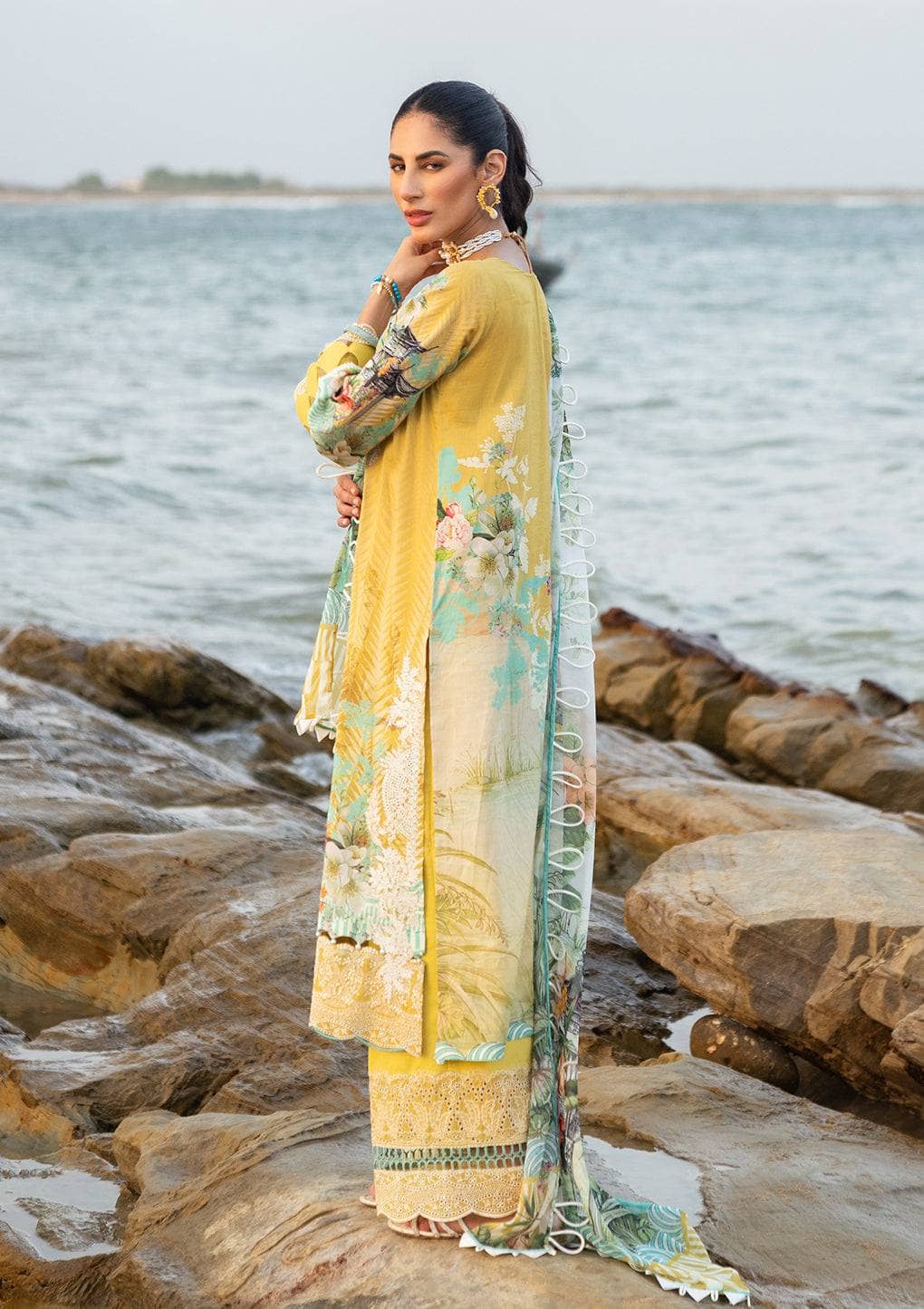 img_elaf_signature_lawn_23_awwal_boutique