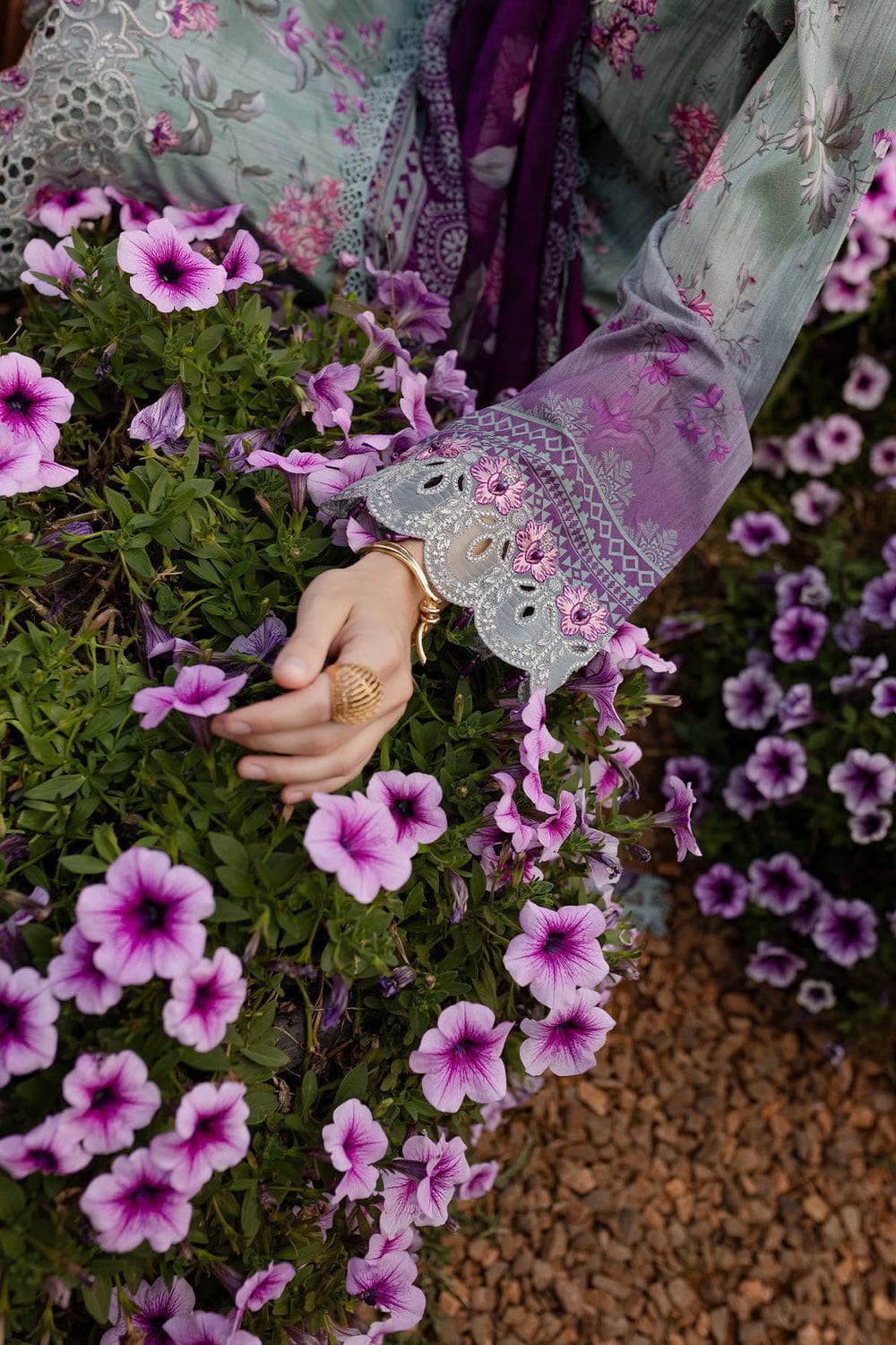 Restocked/Nureh Bloom Lawn/02