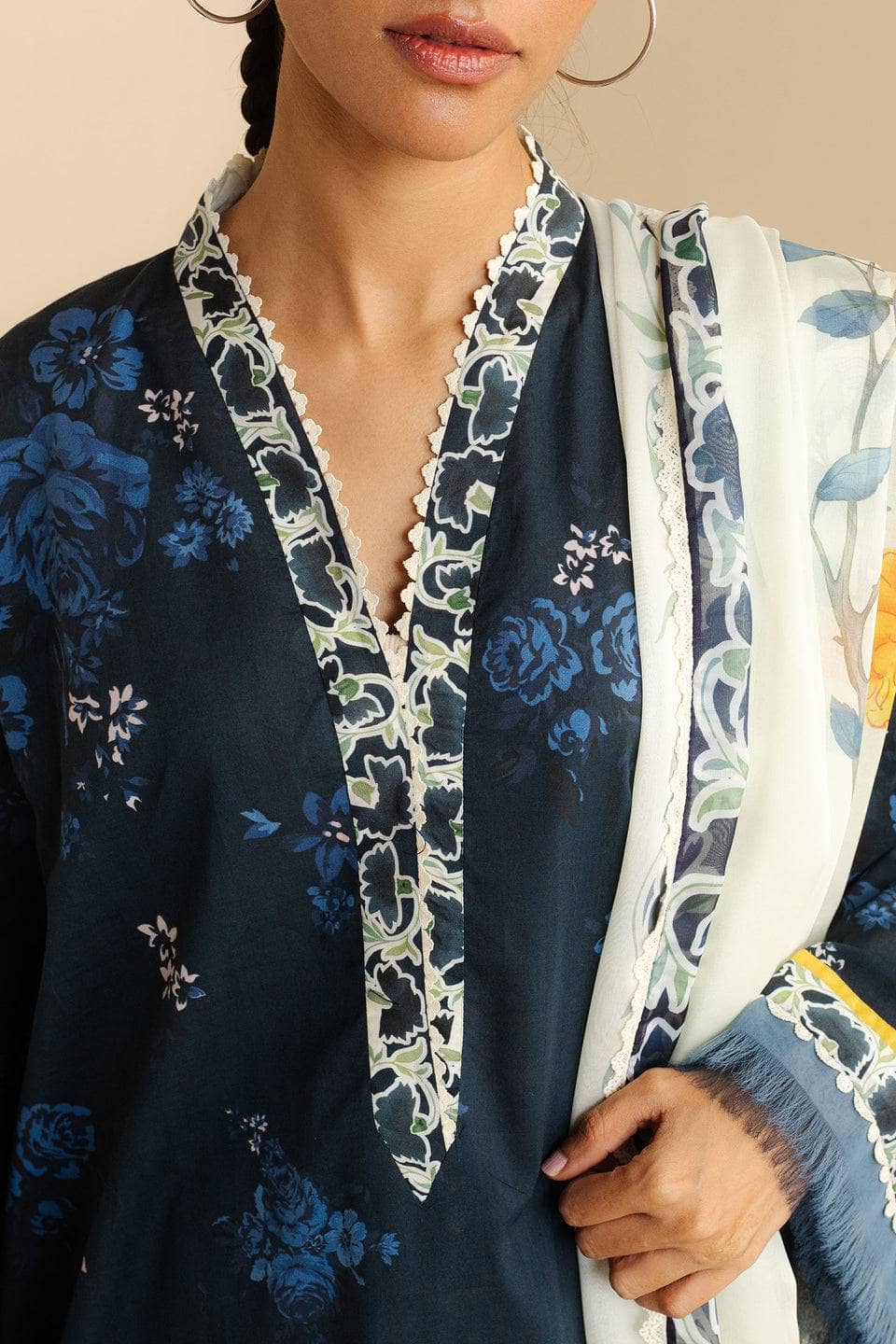 img_zara_shahjahan_coco_prints_awwal_boutique