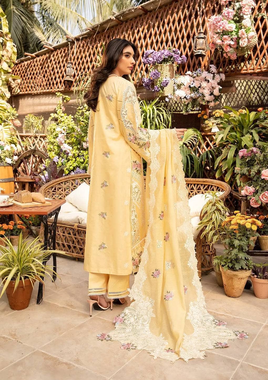img_elaf_chikankari_lawn_awwal_boutique