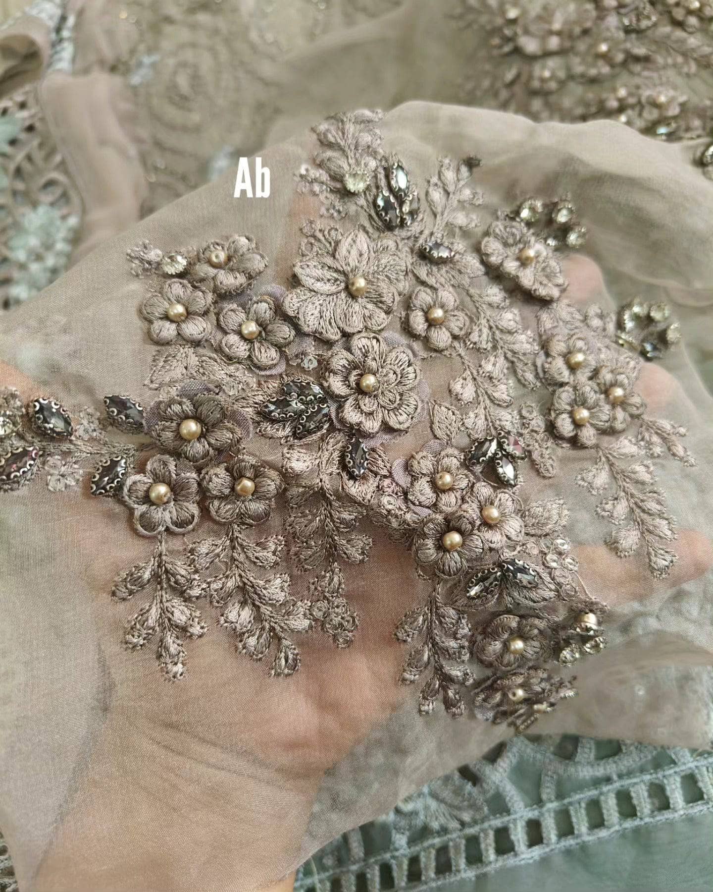 img_maria_b_mbroidered_chiffon_awwal_boutique