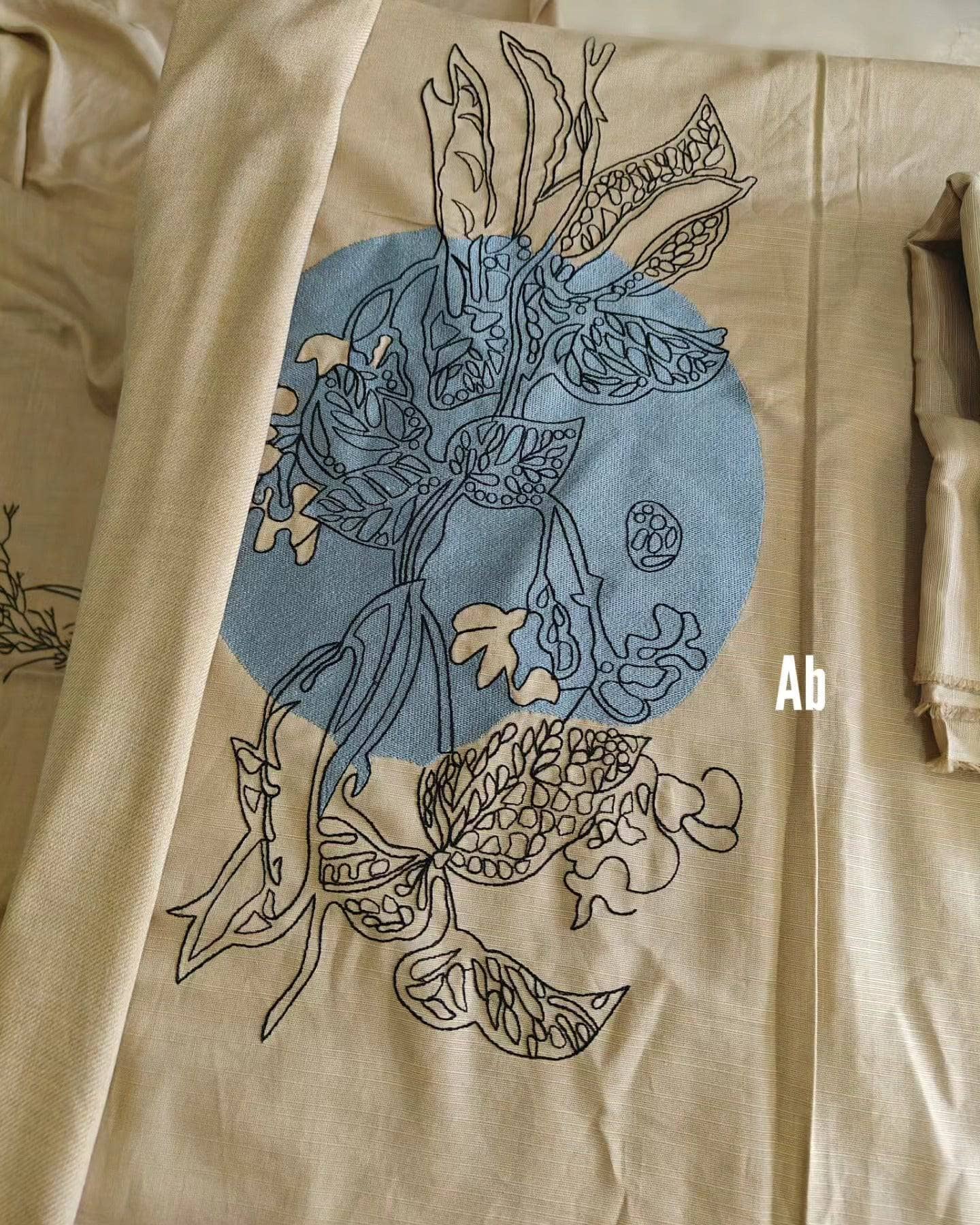 img_nishat_winter_23_awwal_boutique