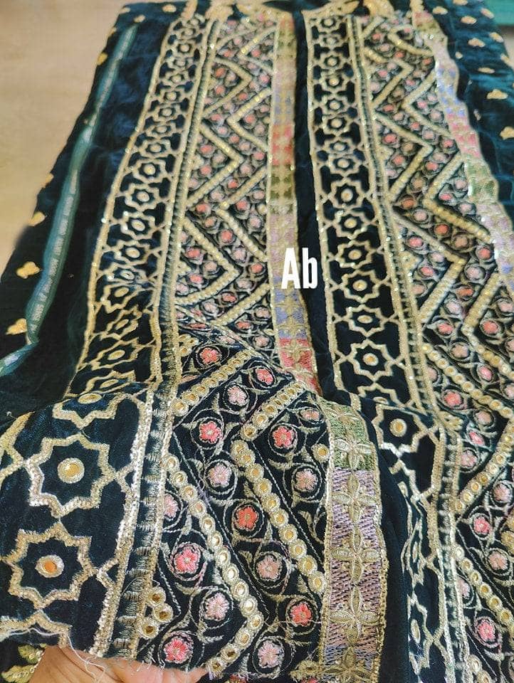 img_crimson_winter_velvet_collection_awwal_boutique