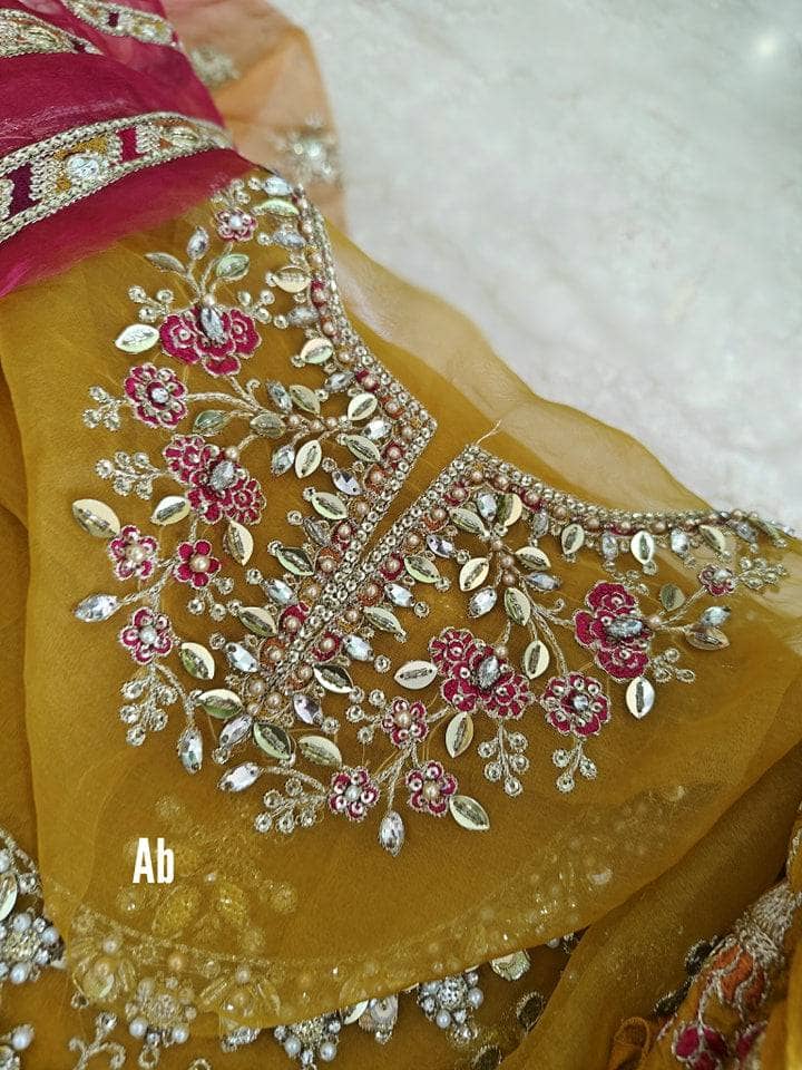 img_open_pic_maria_b_mbroidered_awwal_boutique