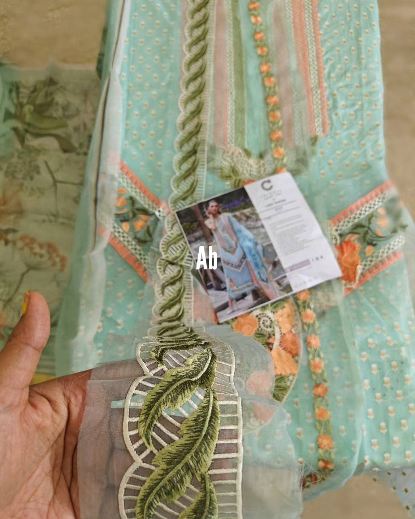 img_crimson_lawn_23-awwal_boutique