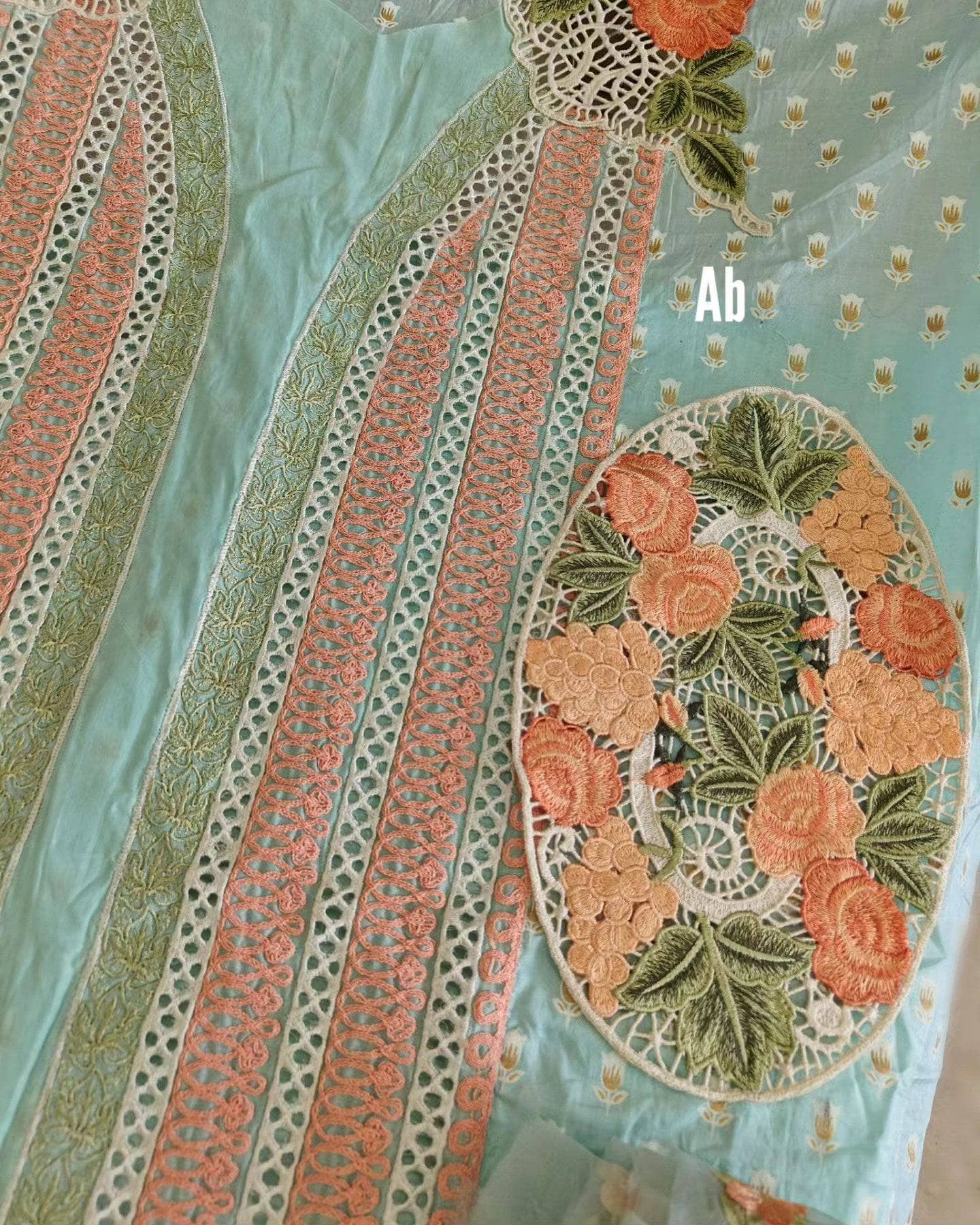 img_crimson_lawn_23-awwal_boutique