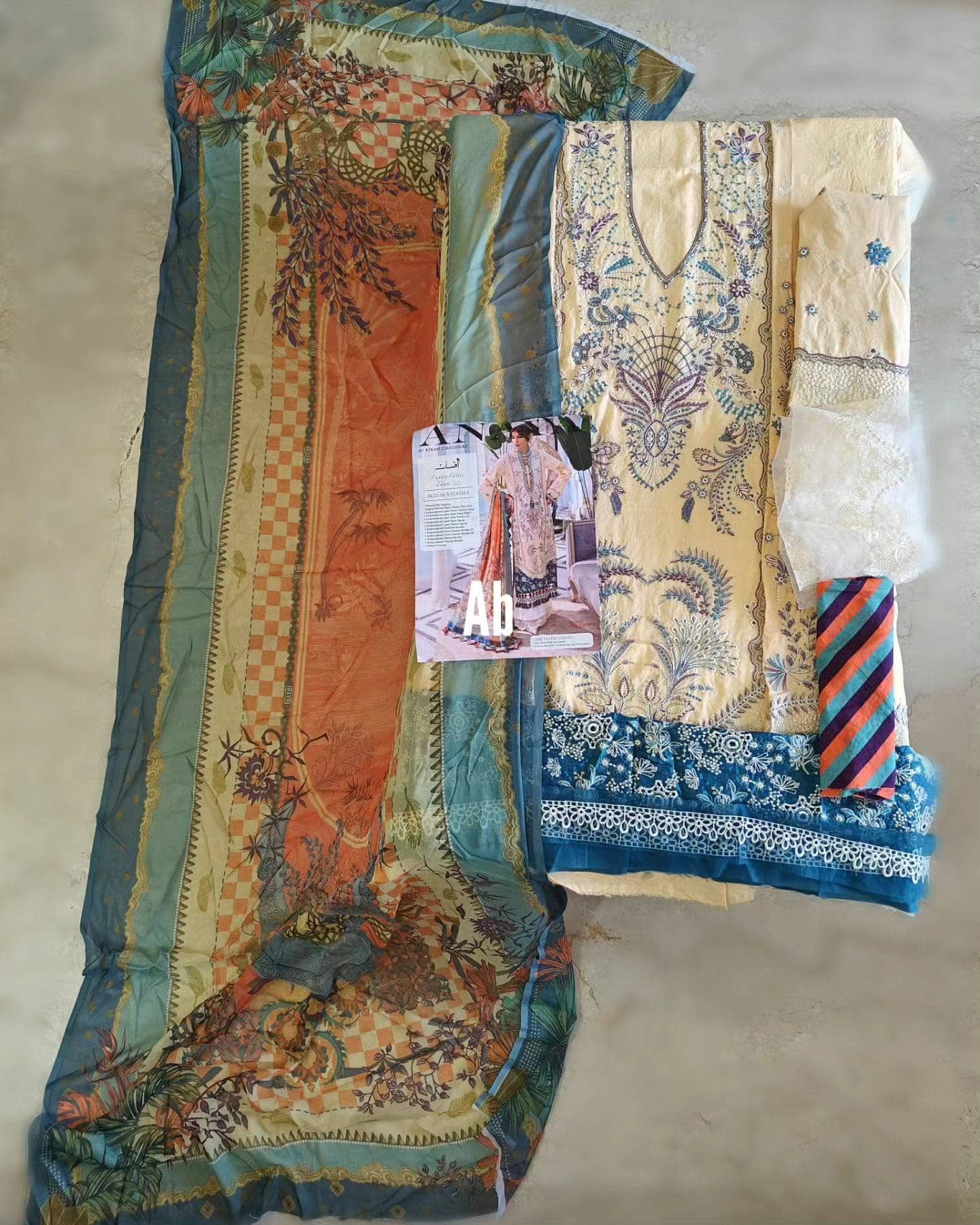 img_anaya_lawn_sale_awwal_boutique