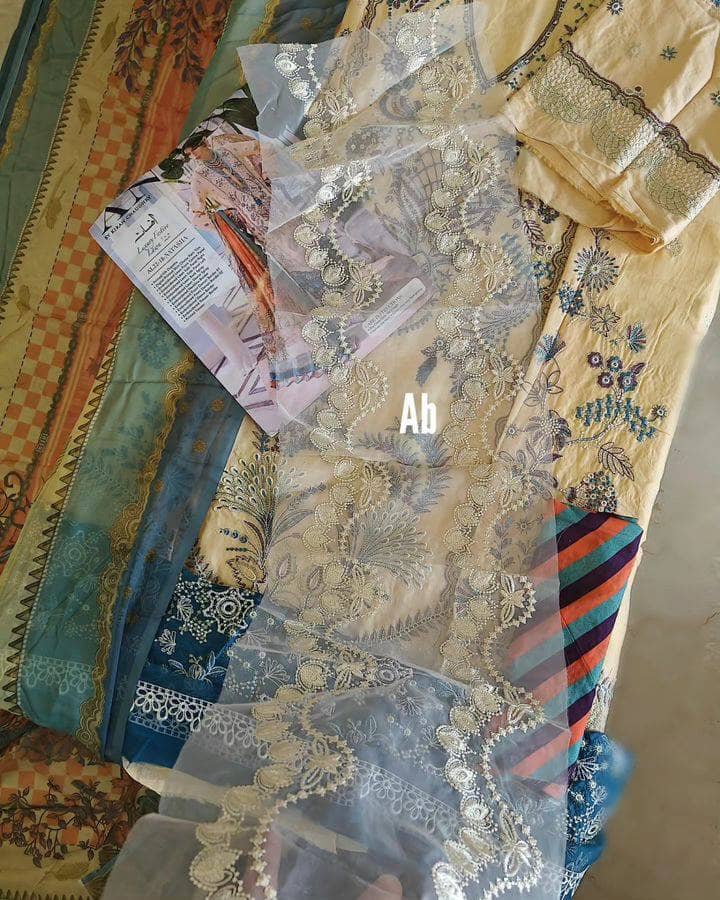 img_anaya_lawn_sale_awwal_boutique