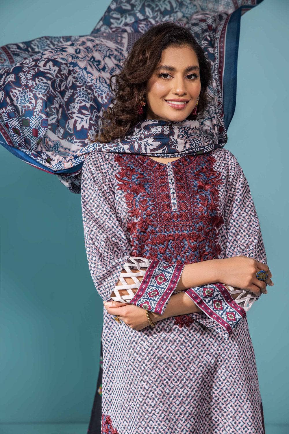 img_nishat_lawn_23_awwal_boutique