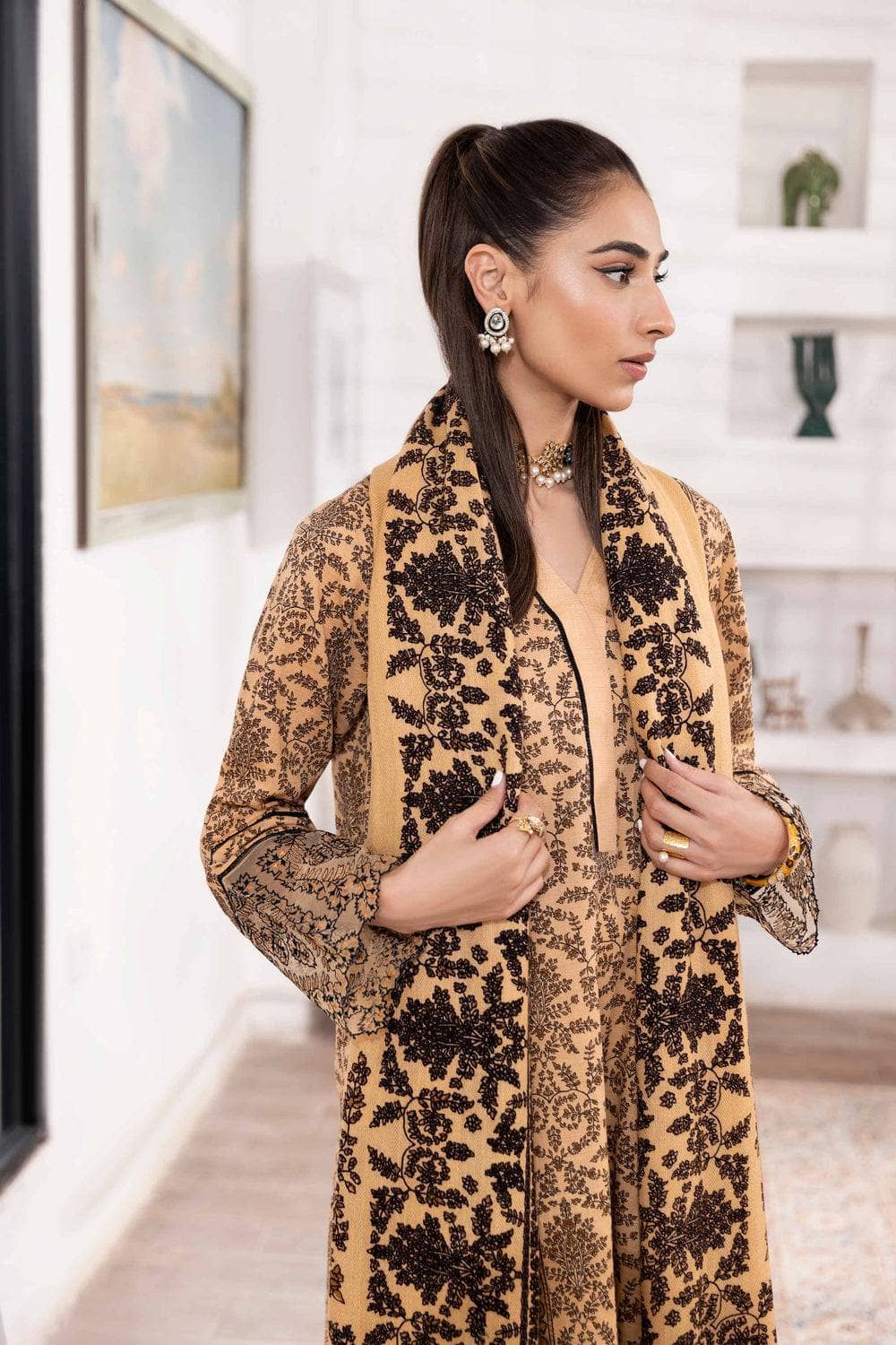 img_nishat_winter_23_awwal_boutique