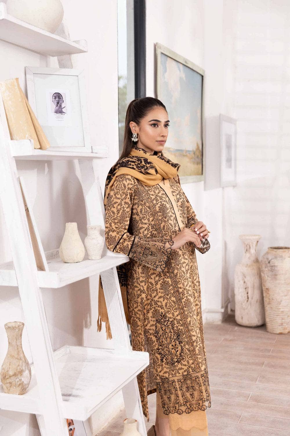 img_nishat_winter_23_awwal_boutique