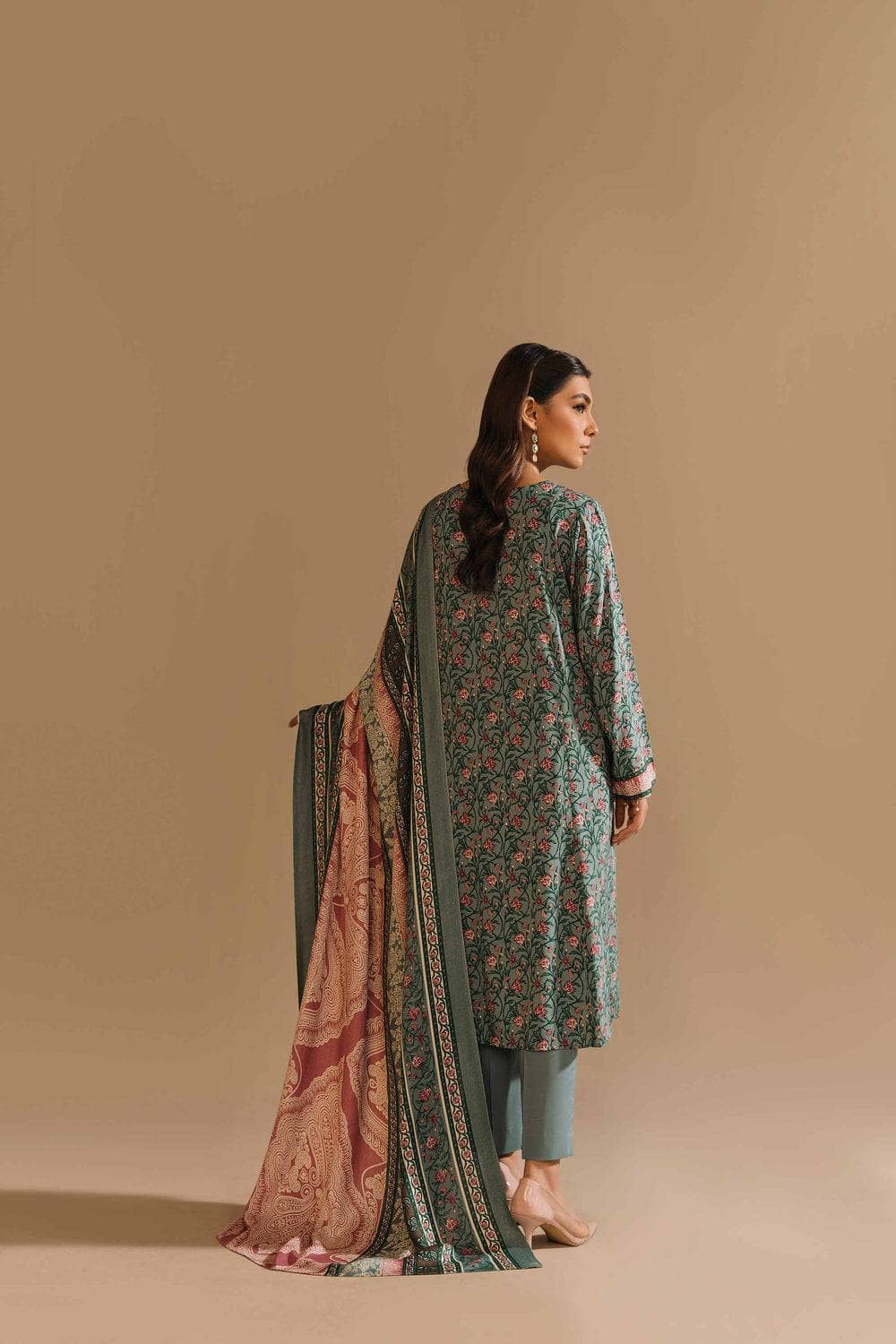 img_nishat_linen_awwal_boutique