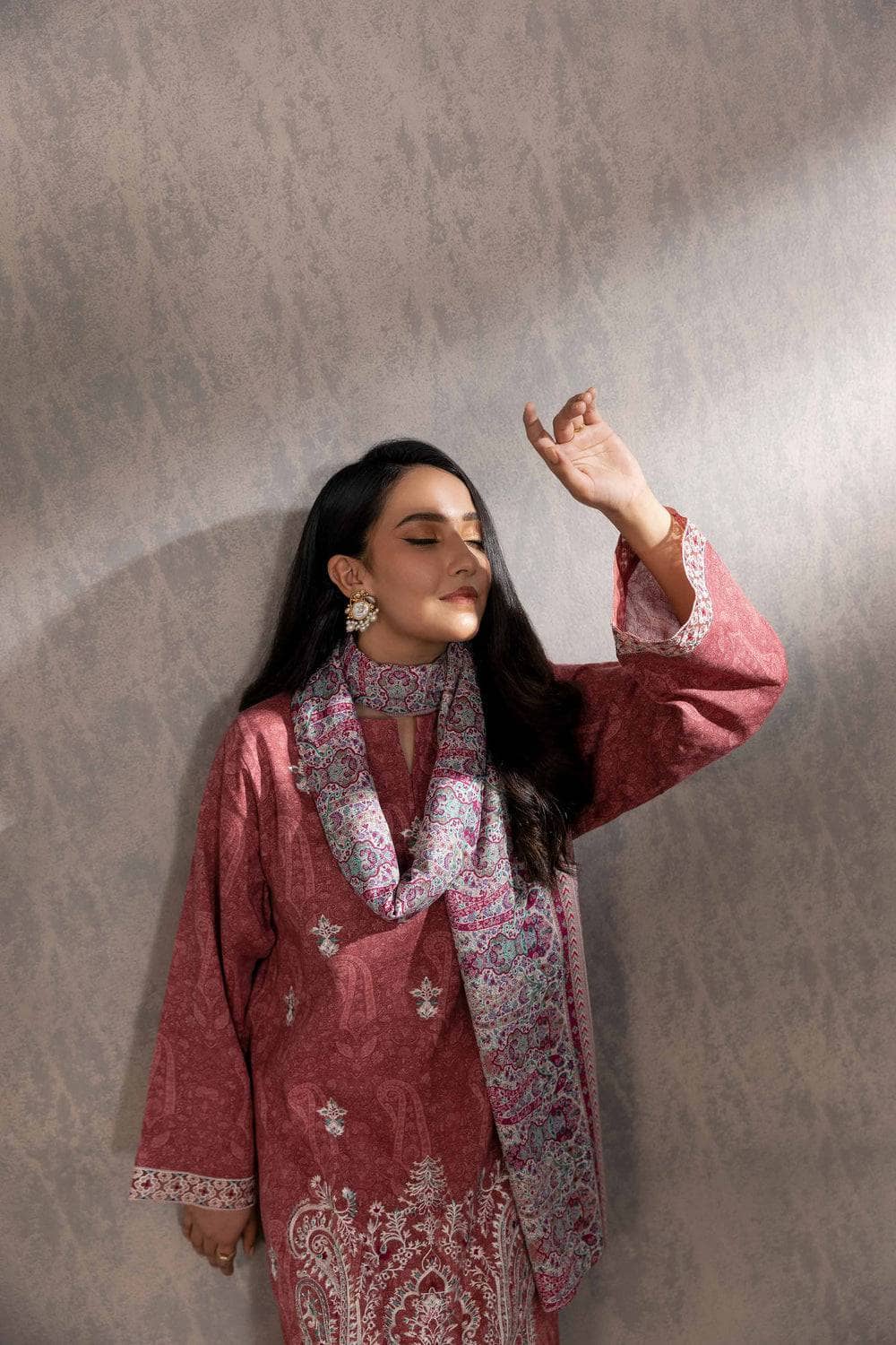 img_nishat_linen_awwal_boutique