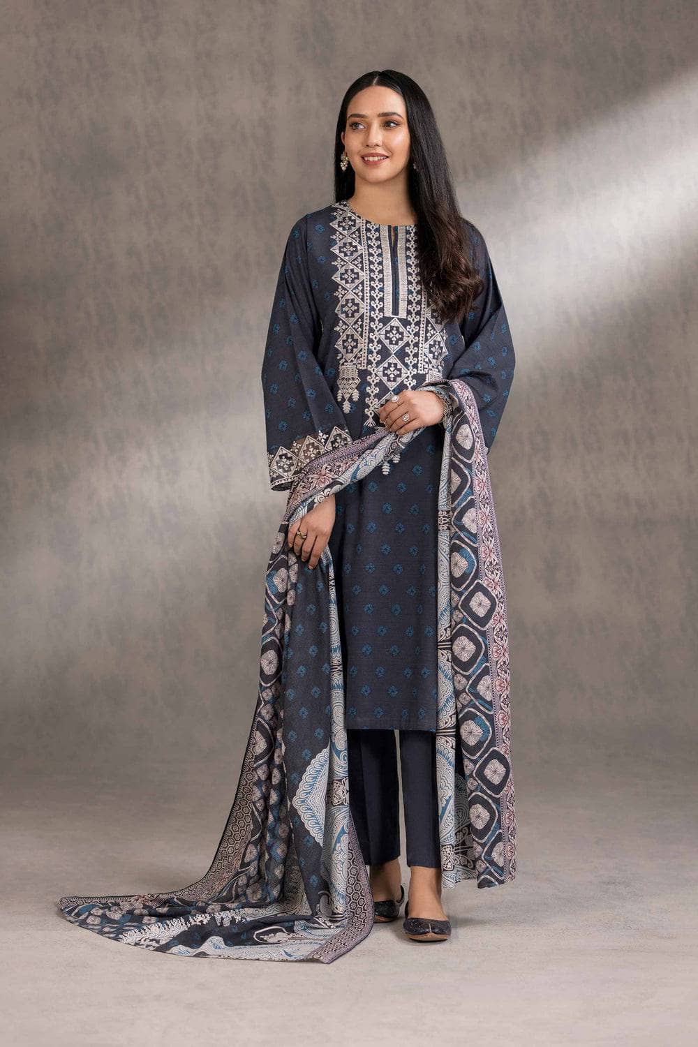 img_nishat_linen_awwal_boutique